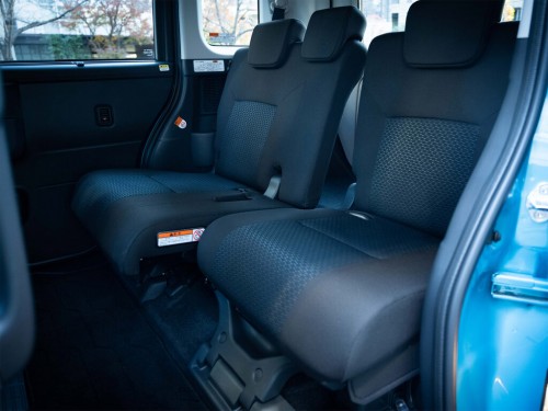 Характеристики автомобиля Toyota Roomy 1.0 X 4WD (09.2020 - 08.2022): фото, вместимость, скорость, двигатель, топливо, масса, отзывы