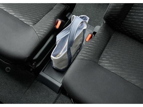 Характеристики автомобиля Toyota Roomy 1.0 Custom G S 4WD (11.2016 - 10.2018): фото, вместимость, скорость, двигатель, топливо, масса, отзывы
