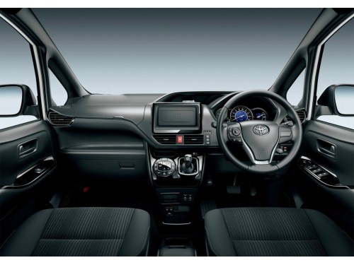 Характеристики автомобиля Toyota Voxy 2.0 V (7 Seater) (01.2019 - 03.2020): фото, вместимость, скорость, двигатель, топливо, масса, отзывы