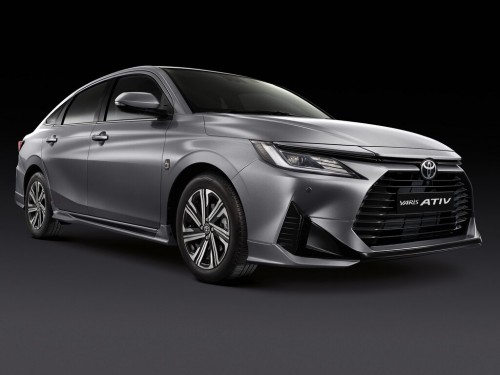 Характеристики автомобиля Toyota Yaris Ativ 1.2 CVT Premium (08.2022 - н.в.): фото, вместимость, скорость, двигатель, топливо, масса, отзывы