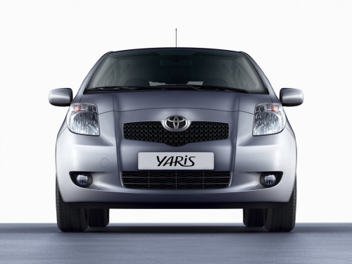 Характеристики автомобиля Toyota Yaris 1.3 AT 5dr. (08.2005 - 08.2008): фото, вместимость, скорость, двигатель, топливо, масса, отзывы