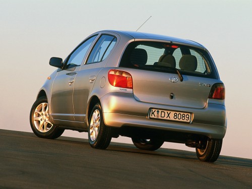 Характеристики автомобиля Toyota Yaris 1.4 D-4D MT Linea Terra 5dr. (03.1999 - 02.2003): фото, вместимость, скорость, двигатель, топливо, масса, отзывы