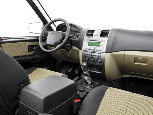 Характеристики автомобиля УАЗ Патриот 2.7 MT Expedition (06.2014 - 09.2014): фото, вместимость, скорость, двигатель, топливо, масса, отзывы