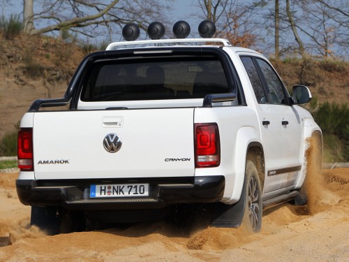 Характеристики автомобиля Volkswagen Amarok 2.0 biTDI DoubleCab Basis (08.2012 - 04.2013): фото, вместимость, скорость, двигатель, топливо, масса, отзывы