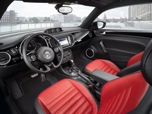 Характеристики автомобиля Volkswagen Beetle 1.4 TSI DSG Beetle Exclusive Sport (11.2014 - 02.2016): фото, вместимость, скорость, двигатель, топливо, масса, отзывы