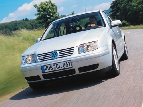 Характеристики автомобиля Volkswagen Bora 1.6 AT (09.2000 - 05.2005): фото, вместимость, скорость, двигатель, топливо, масса, отзывы