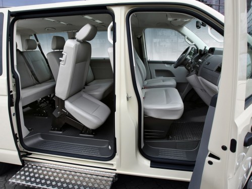 Характеристики автомобиля Volkswagen Caravelle 2.0 TDI BlueMotion Comfortline Long (01.2010 - 07.2015): фото, вместимость, скорость, двигатель, топливо, масса, отзывы