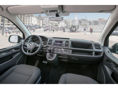 Характеристики автомобиля Volkswagen Caravelle 2.0 TDI DSG Highline Long (08.2015 - 09.2019): фото, вместимость, скорость, двигатель, топливо, масса, отзывы