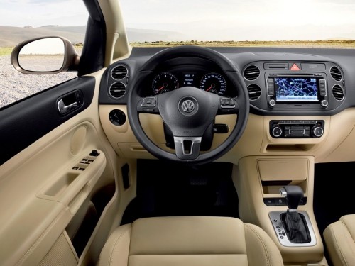 Характеристики автомобиля Volkswagen Golf Plus 1.4 TSI Comfortline (12.2008 - 12.2014): фото, вместимость, скорость, двигатель, топливо, масса, отзывы