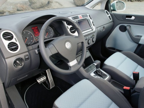 Характеристики автомобиля Volkswagen Golf Plus 1.4 Trendline (04.2006 - 11.2008): фото, вместимость, скорость, двигатель, топливо, масса, отзывы