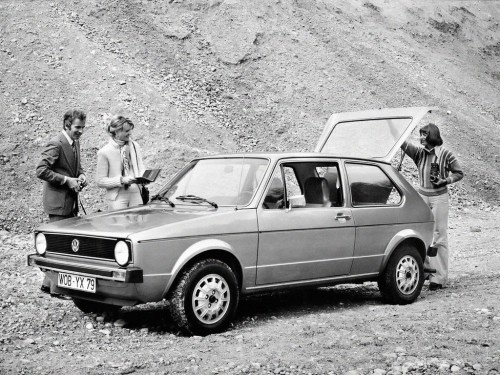 Характеристики автомобиля Volkswagen Golf 1.1 MT GL (03.1974 - 07.1978): фото, вместимость, скорость, двигатель, топливо, масса, отзывы