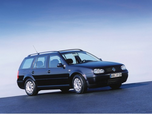 Характеристики автомобиля Volkswagen Golf 2.0 MT Comfortline 5dr. (04.1999 - 03.2000): фото, вместимость, скорость, двигатель, топливо, масса, отзывы