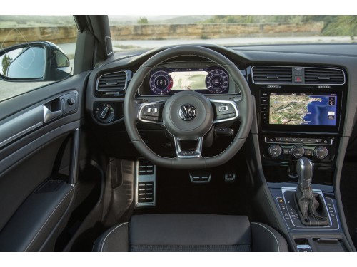 Характеристики автомобиля Volkswagen Golf 1.4 TGI DSG Trendline 3dr. (01.2017 - 05.2018): фото, вместимость, скорость, двигатель, топливо, масса, отзывы