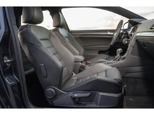Характеристики автомобиля Volkswagen Golf 1.4 TGI DSG Comfortline 3dr. (01.2017 - 05.2018): фото, вместимость, скорость, двигатель, топливо, масса, отзывы