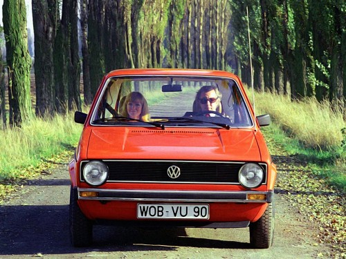 Характеристики автомобиля Volkswagen Golf 1.5 AT L (03.1974 - 07.1978): фото, вместимость, скорость, двигатель, топливо, масса, отзывы