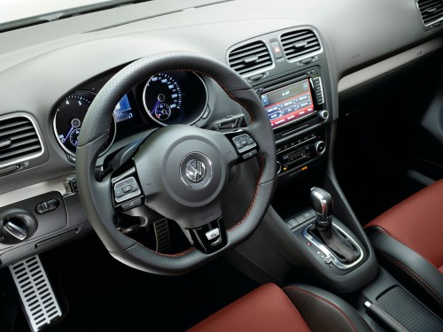 Характеристики автомобиля Volkswagen Golf 1.2 TSI DSG Comfortline 3dr. (06.2010 - 10.2012): фото, вместимость, скорость, двигатель, топливо, масса, отзывы