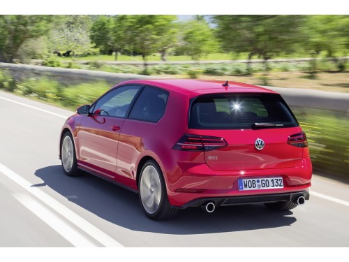 Характеристики автомобиля Volkswagen Golf 1.0 TSI DSG Join 3dr. (01.2018 - 12.2018): фото, вместимость, скорость, двигатель, топливо, масса, отзывы