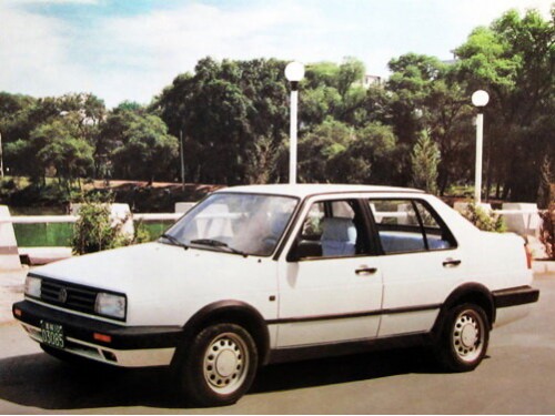 Характеристики автомобиля Volkswagen Jetta 1.3 MT4 (09.1987 - 07.1989): фото, вместимость, скорость, двигатель, топливо, масса, отзывы