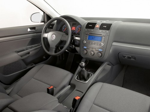 Характеристики автомобиля Volkswagen Jetta 1.6 AT Trendline (02.2008 - 06.2009): фото, вместимость, скорость, двигатель, топливо, масса, отзывы