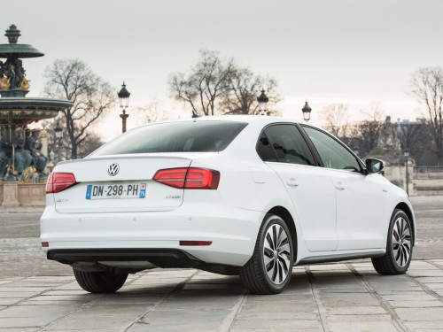 Характеристики автомобиля Volkswagen Jetta 1.4 TSI DSG (09.2014 - 01.2018): фото, вместимость, скорость, двигатель, топливо, масса, отзывы