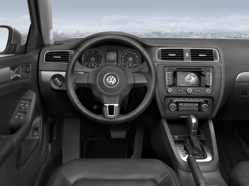 Характеристики автомобиля Volkswagen Jetta 1.4 TSI DSG Highline (05.2011 - 09.2014): фото, вместимость, скорость, двигатель, топливо, масса, отзывы