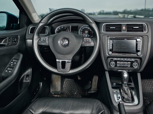 Характеристики автомобиля Volkswagen Jetta 1.4 TSI DSG Style (01.2014 - 12.2014): фото, вместимость, скорость, двигатель, топливо, масса, отзывы