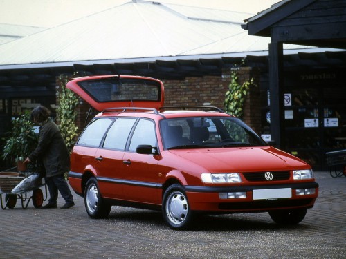 Характеристики автомобиля Volkswagen Passat 1.8 AT (10.1994 - 05.1997): фото, вместимость, скорость, двигатель, топливо, масса, отзывы