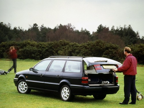 Характеристики автомобиля Volkswagen Passat 1.8 MT (10.1994 - 05.1997): фото, вместимость, скорость, двигатель, топливо, масса, отзывы