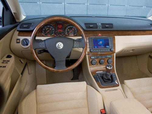 Характеристики автомобиля Volkswagen Passat 1.8 TSI MT Comfortline (10.2007 - 12.2009): фото, вместимость, скорость, двигатель, топливо, масса, отзывы