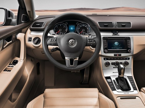 Характеристики автомобиля Volkswagen Passat 1.4 TSI BlueMotion MT R-Line (04.2012 - 10.2014): фото, вместимость, скорость, двигатель, топливо, масса, отзывы