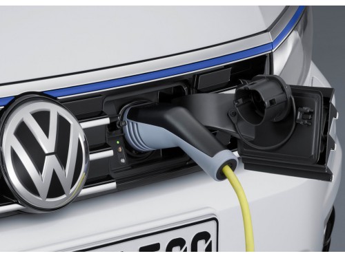 Характеристики автомобиля Volkswagen Passat 1.4 TSI MT Highline (07.2014 - 08.2018): фото, вместимость, скорость, двигатель, топливо, масса, отзывы