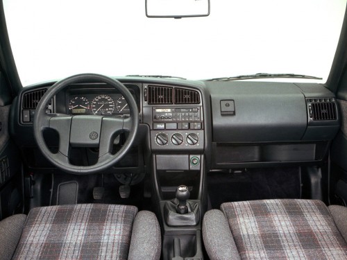 Характеристики автомобиля Volkswagen Passat 1.6 TD MT GL (08.1988 - 07.1989): фото, вместимость, скорость, двигатель, топливо, масса, отзывы