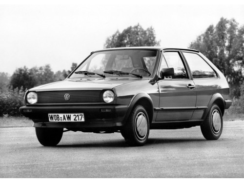 Характеристики автомобиля Volkswagen Polo 1.0 MT (08.1982 - 05.1984): фото, вместимость, скорость, двигатель, топливо, масса, отзывы