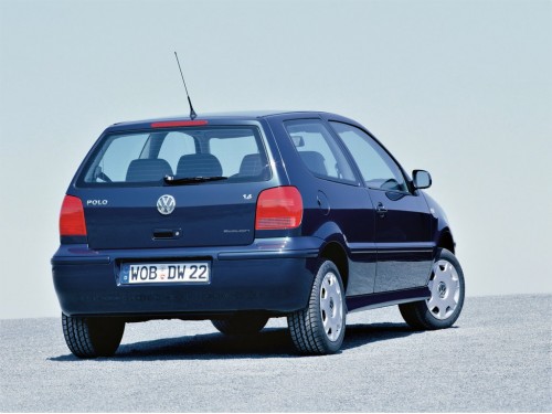 Характеристики автомобиля Volkswagen Polo 1.0 MT Highline 3dr. (10.1999 - 10.2001): фото, вместимость, скорость, двигатель, топливо, масса, отзывы