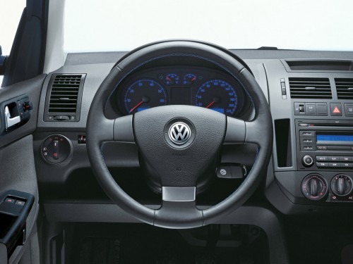 Характеристики автомобиля Volkswagen Polo 1.2 MT Comfortline 3dr. (03.2005 - 05.2007): фото, вместимость, скорость, двигатель, топливо, масса, отзывы