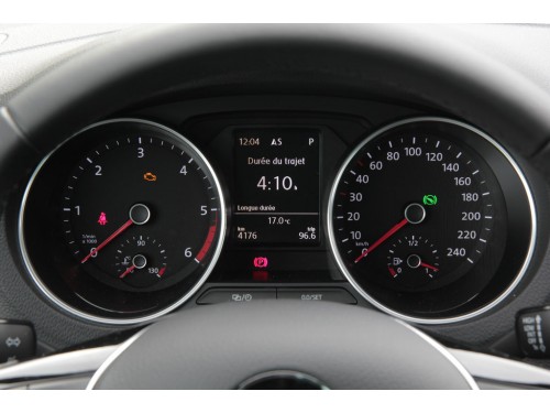 Характеристики автомобиля Volkswagen Polo 1.0 MT BlueMotion Lounge 5dr. (01.2015 - 12.2015): фото, вместимость, скорость, двигатель, топливо, масса, отзывы
