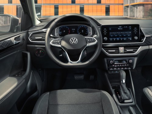 Характеристики автомобиля Volkswagen Polo 1.6 MPI MT Exclusive (05.2020 - 12.2022): фото, вместимость, скорость, двигатель, топливо, масса, отзывы