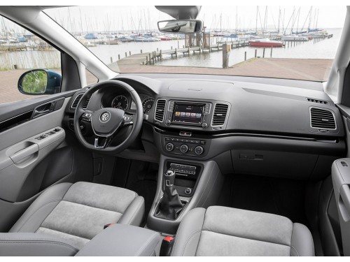 Характеристики автомобиля Volkswagen Sharan 1.4 TSI DSG BlueMotion Highline 7 seats (05.2015 - 03.2022): фото, вместимость, скорость, двигатель, топливо, масса, отзывы