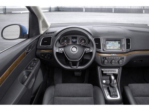 Характеристики автомобиля Volkswagen Sharan 1.4 TSI MT BlueMotion Comfortline 7 seats (05.2015 - 03.2022): фото, вместимость, скорость, двигатель, топливо, масса, отзывы