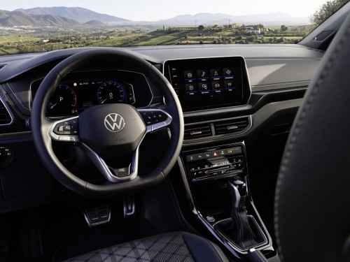Характеристики автомобиля Volkswagen T-Cross 1.0 TSI MT (08.2023 - н.в.): фото, вместимость, скорость, двигатель, топливо, масса, отзывы