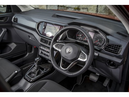 Характеристики автомобиля Volkswagen T-Cross 1.0 TSI 1st (12.2020 - 02.2021): фото, вместимость, скорость, двигатель, топливо, масса, отзывы