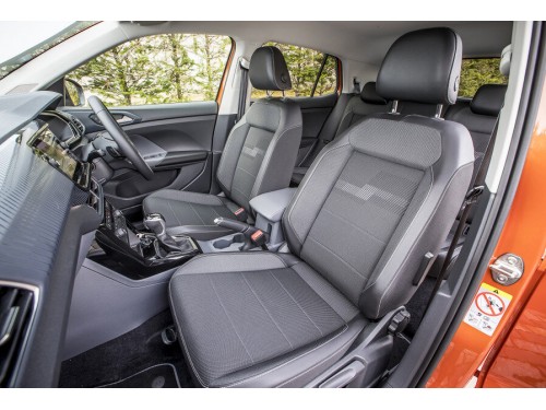 Характеристики автомобиля Volkswagen T-Cross 1.0 TSI 1st (11.2019 - 11.2020): фото, вместимость, скорость, двигатель, топливо, масса, отзывы