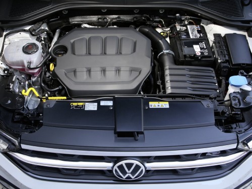 Характеристики автомобиля Volkswagen T-Roc 1.5 TSI DSG Move (01.2023 - н.в.): фото, вместимость, скорость, двигатель, топливо, масса, отзывы
