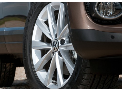Характеристики автомобиля Volkswagen Tiguan 1.4 TSI BlueMotion DSG Allstar (06.2016 - 03.2016): фото, вместимость, скорость, двигатель, топливо, масса, отзывы