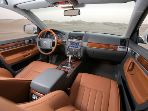Характеристики автомобиля Volkswagen Touareg 3.6 FSI Tiptronic Individual (11.2006 - 02.2010): фото, вместимость, скорость, двигатель, топливо, масса, отзывы