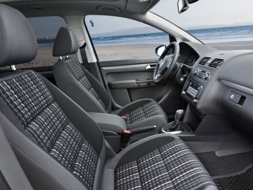 Характеристики автомобиля Volkswagen Touran 1.4 TSI DSG Match 5 мест (12.2011 - 12.2012): фото, вместимость, скорость, двигатель, топливо, масса, отзывы