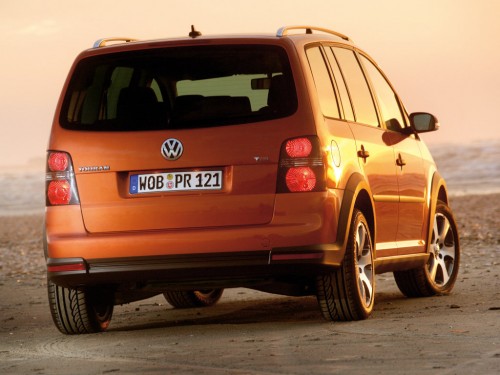 Характеристики автомобиля Volkswagen Touran 1.4 TSI DSG Conceptline 7 мест (02.2006 - 03.2009): фото, вместимость, скорость, двигатель, топливо, масса, отзывы
