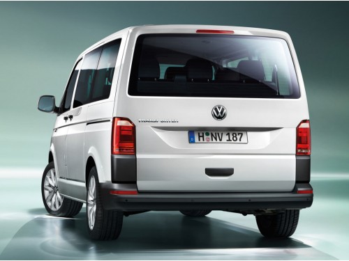 Характеристики автомобиля Volkswagen Transporter 2.0 TSI DSG Kombi Long  High roof (07.2015 - 06.2018): фото, вместимость, скорость, двигатель, топливо, масса, отзывы