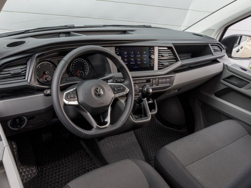 Характеристики автомобиля Volkswagen Transporter 2.0 TDI BTM DSG Kombi Standard roof (01.2020 - 12.2022): фото, вместимость, скорость, двигатель, топливо, масса, отзывы
