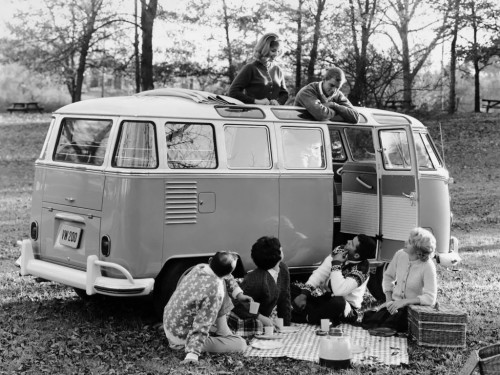 Характеристики автомобиля Volkswagen Type 2 1.2 MT 1200 Bus Bulli (01.1963 - 12.1964): фото, вместимость, скорость, двигатель, топливо, масса, отзывы